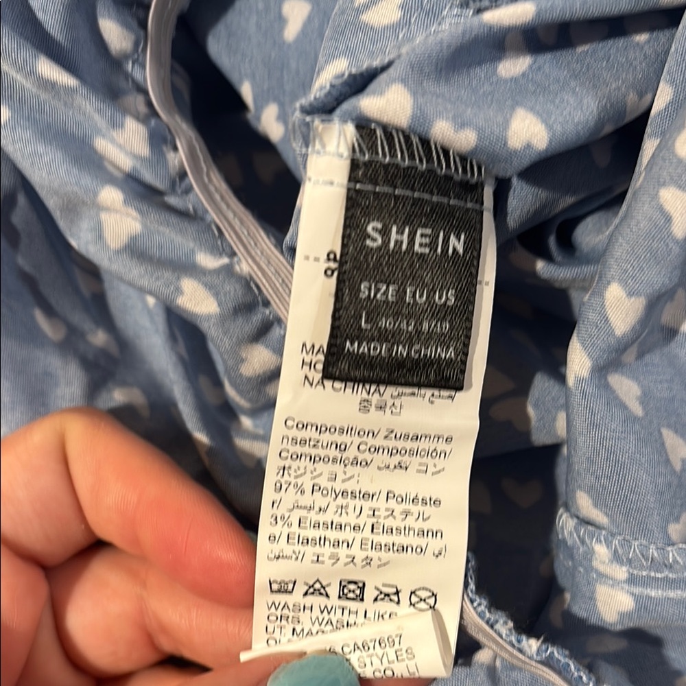 [🆕] w/o tags- SHEIN- Large- Blue Heart Print Romper - Picture 2 of 5